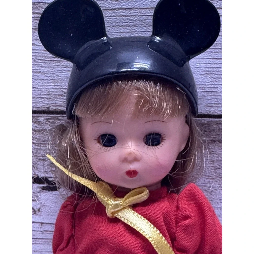 McDonalds Happy Meal Minnie Mouse 2004 Madame Alexander Dolls Wendy 5.5